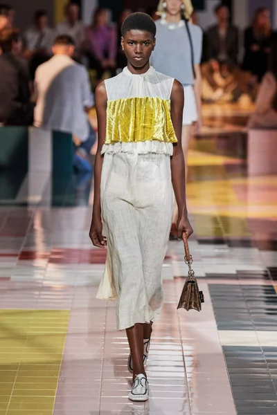 Look 26
